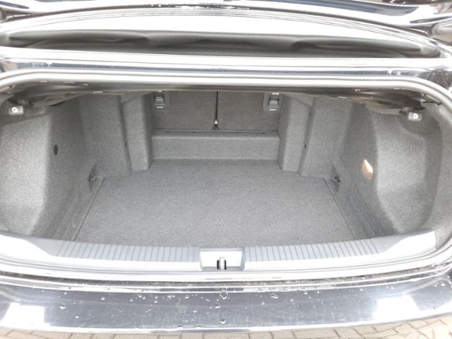Volkswagen T-Roc 1.5TSI R-Line - Samsaru's Car Outlet