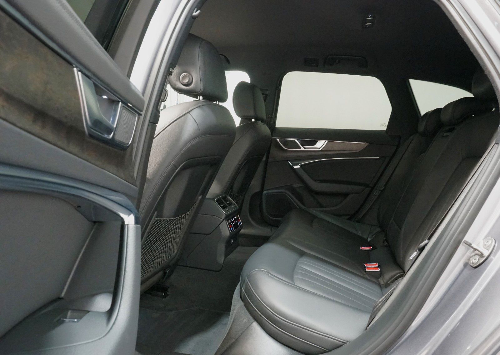 Audi A6 Avant 40 TDI quattro - Samsaru's Car Outlet