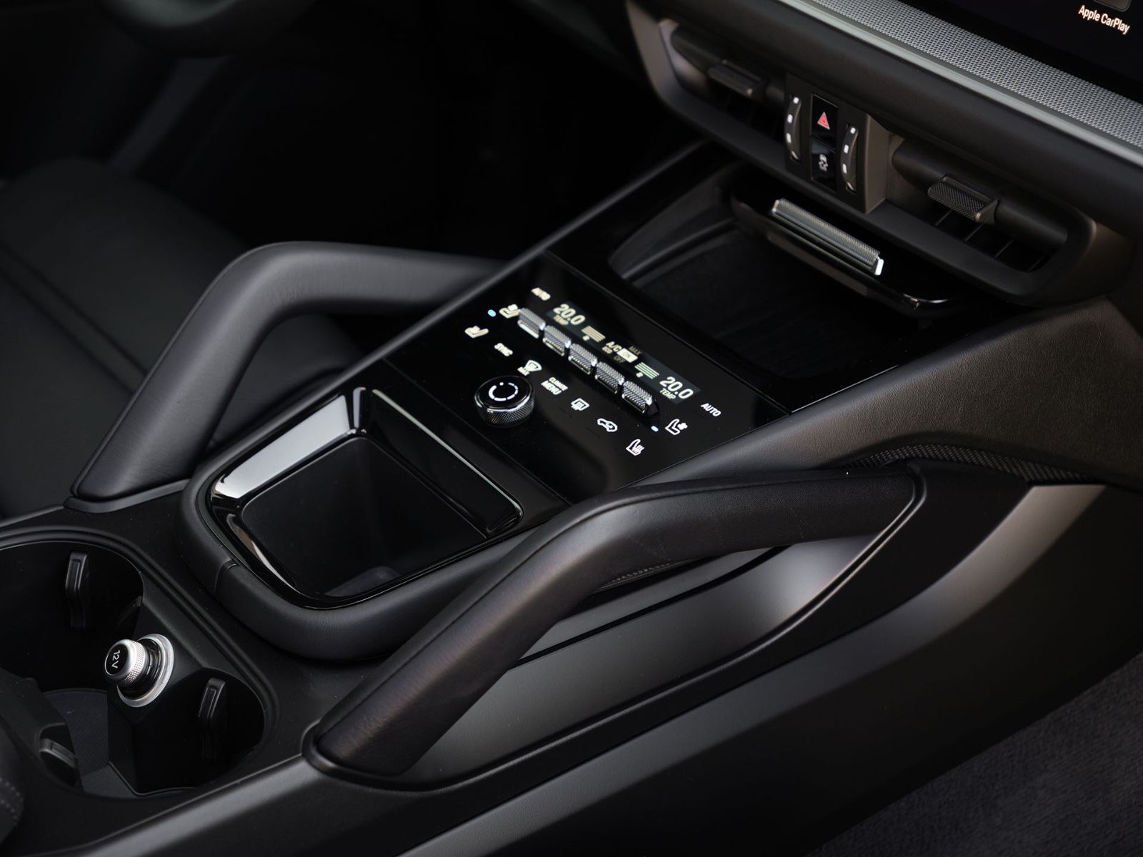 Porsche E-Hybrid INNODRIVE-LUFTF.-PANO-AHK-MASSAGE-VOLL
