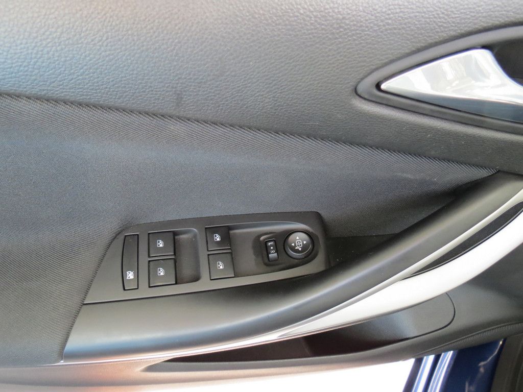 Opel Astra Sports Tourer 1.5D - Samsaru's Car Outlet