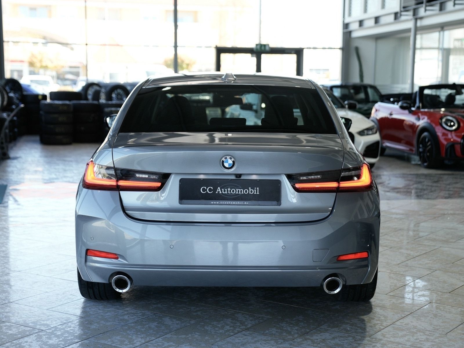 BMW 320d xDrive Memory Glasdach 360K Head-Up