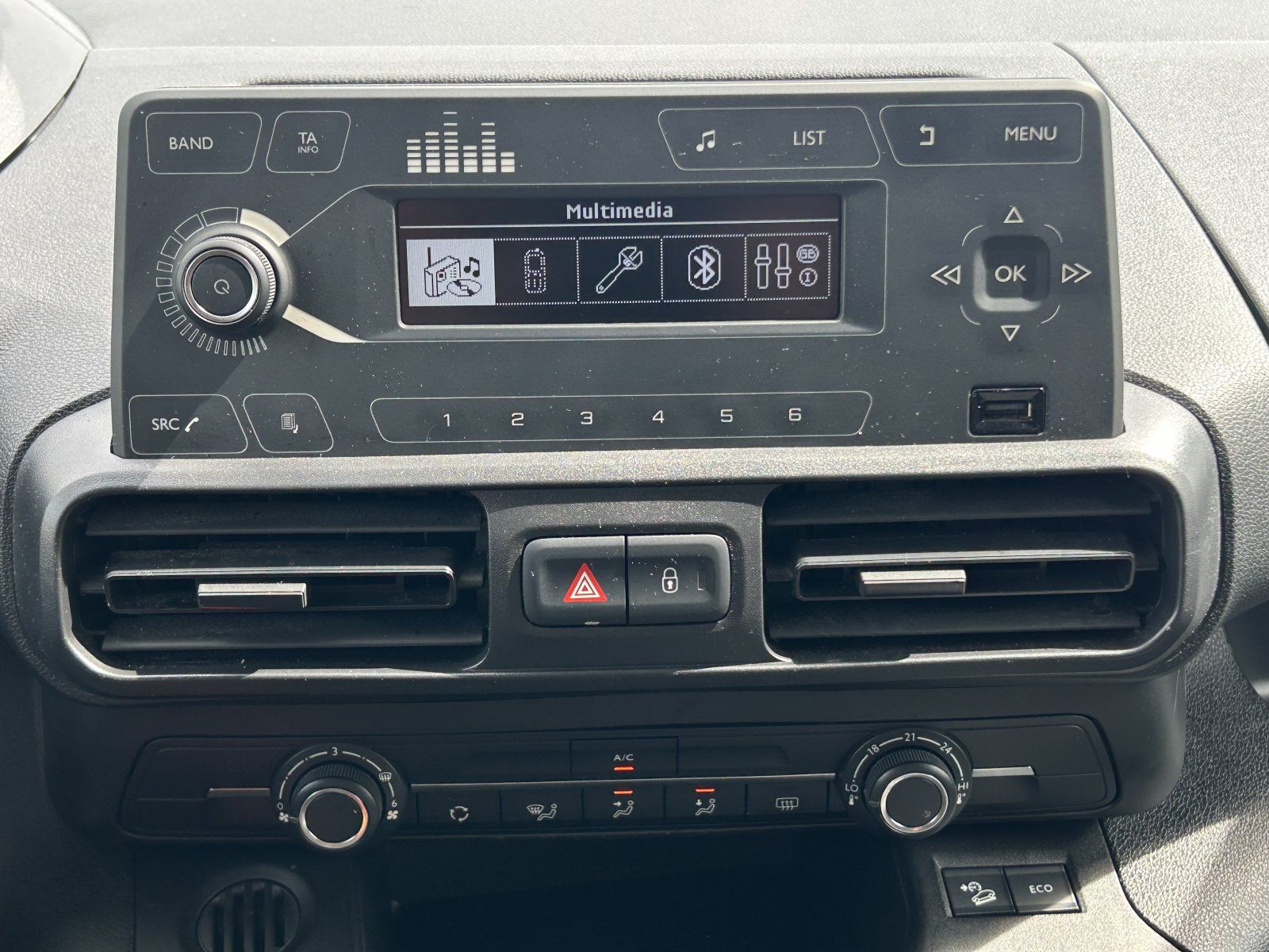 Peugeot Partner 1.5 BlueHDi - Samsaru's Car Outlet