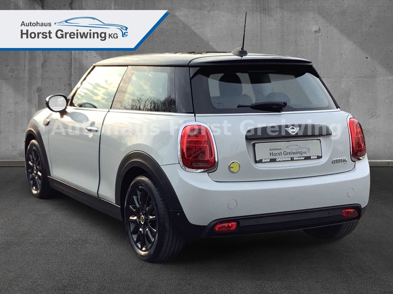 MINI 3-trg. Cooper SE Classic - Samsaru's Car Outlet