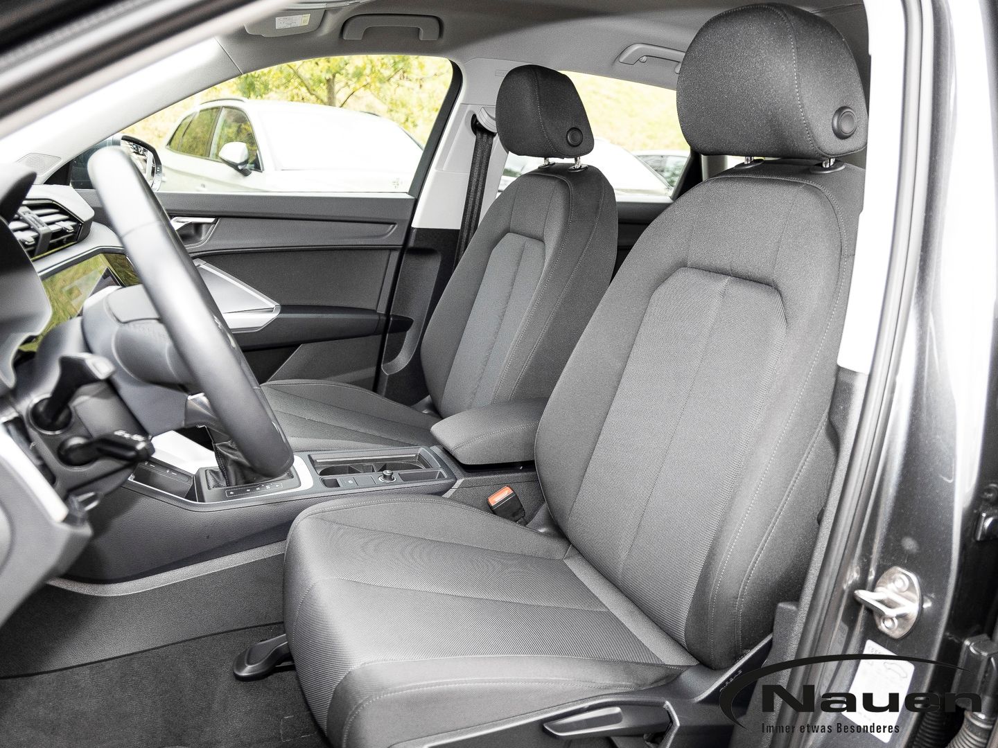 Audi Q3 40 TFSI S-line quattro - Samsaru's Car Outlet