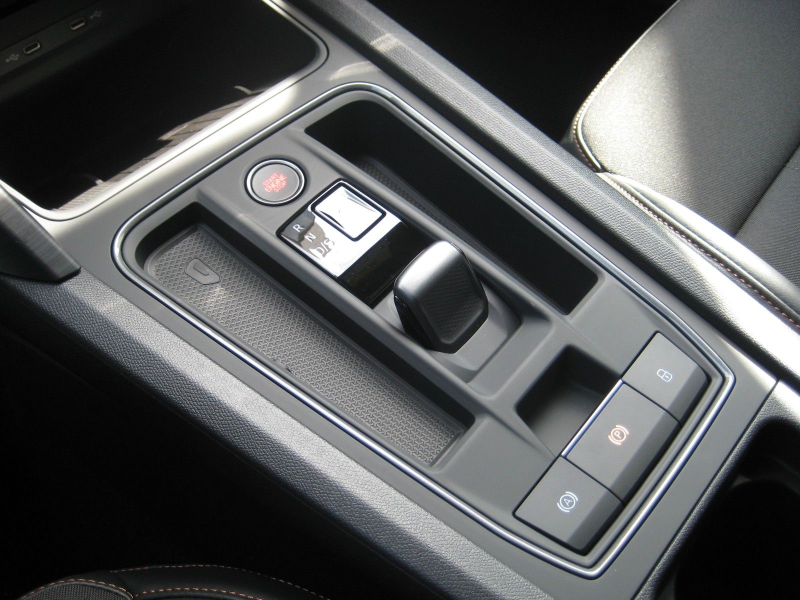 Cupra Leon 1.5 eTSI DSG Sportstourer - Samsaru's Car Outlet
