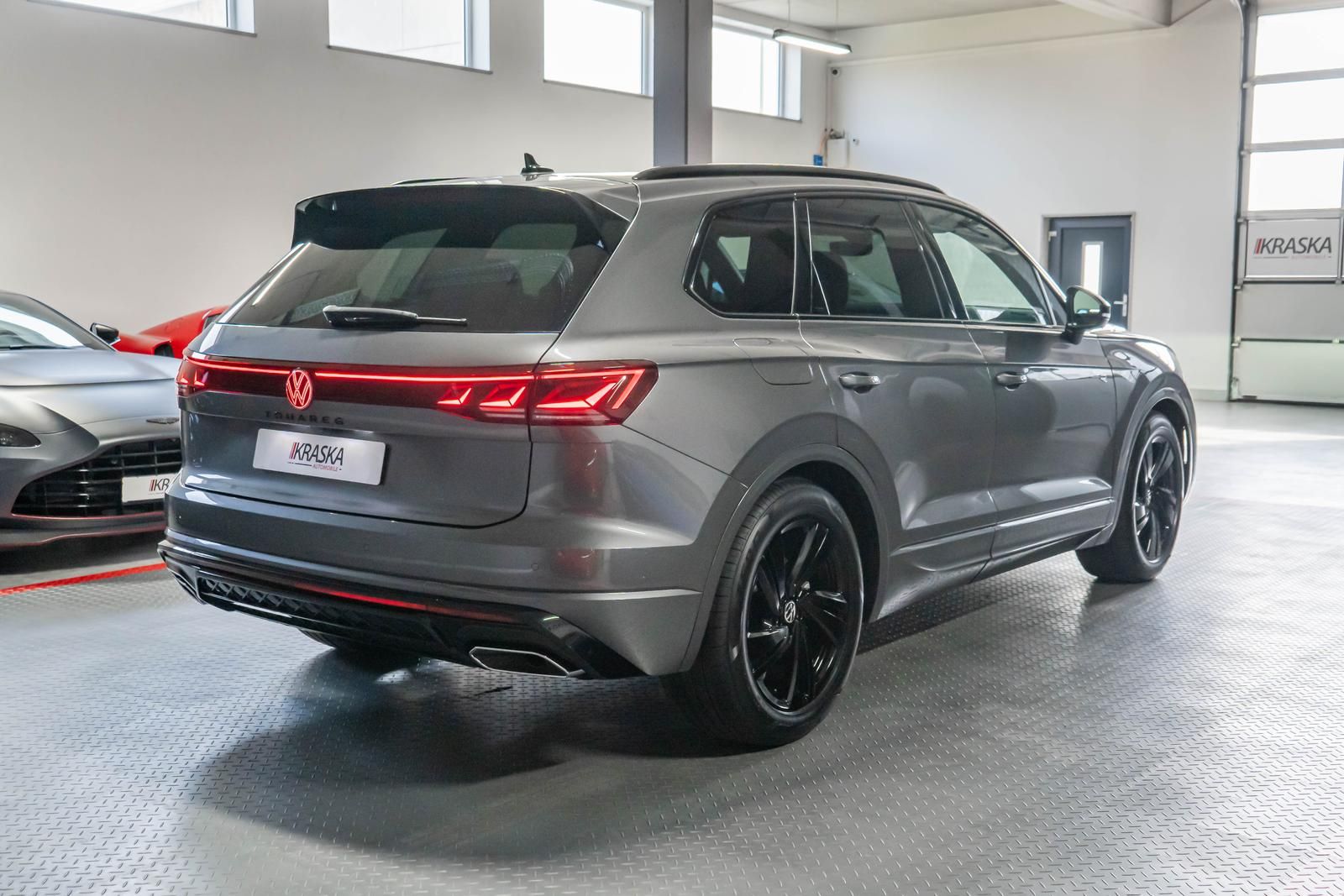 Volkswagen Touareg 3.0 TDI R-Line 4M Final Edition AHK STHZ
