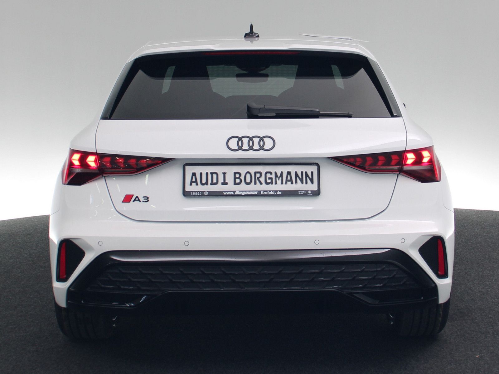Audi A3 Sportback 35 TFSI S line - Samsaru's Car Outlet