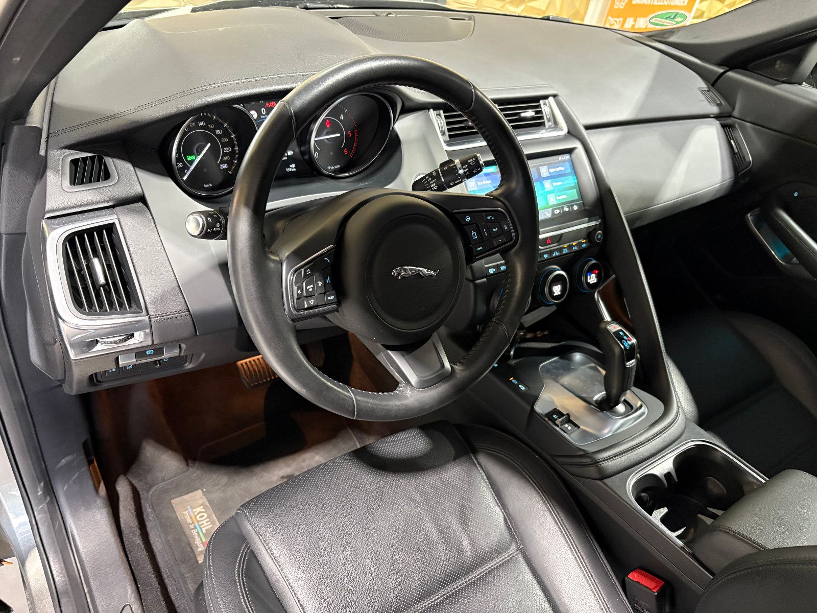 Jaguar E-PACE S/NAVI/KAMERA/APPLE/ACC/SHZ/KLIMA/TOTWINK