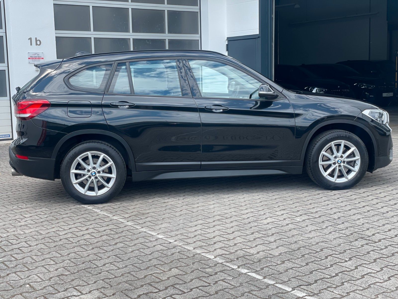 BMW X1 xDrive 20 d - Samsaru's Car Outlet