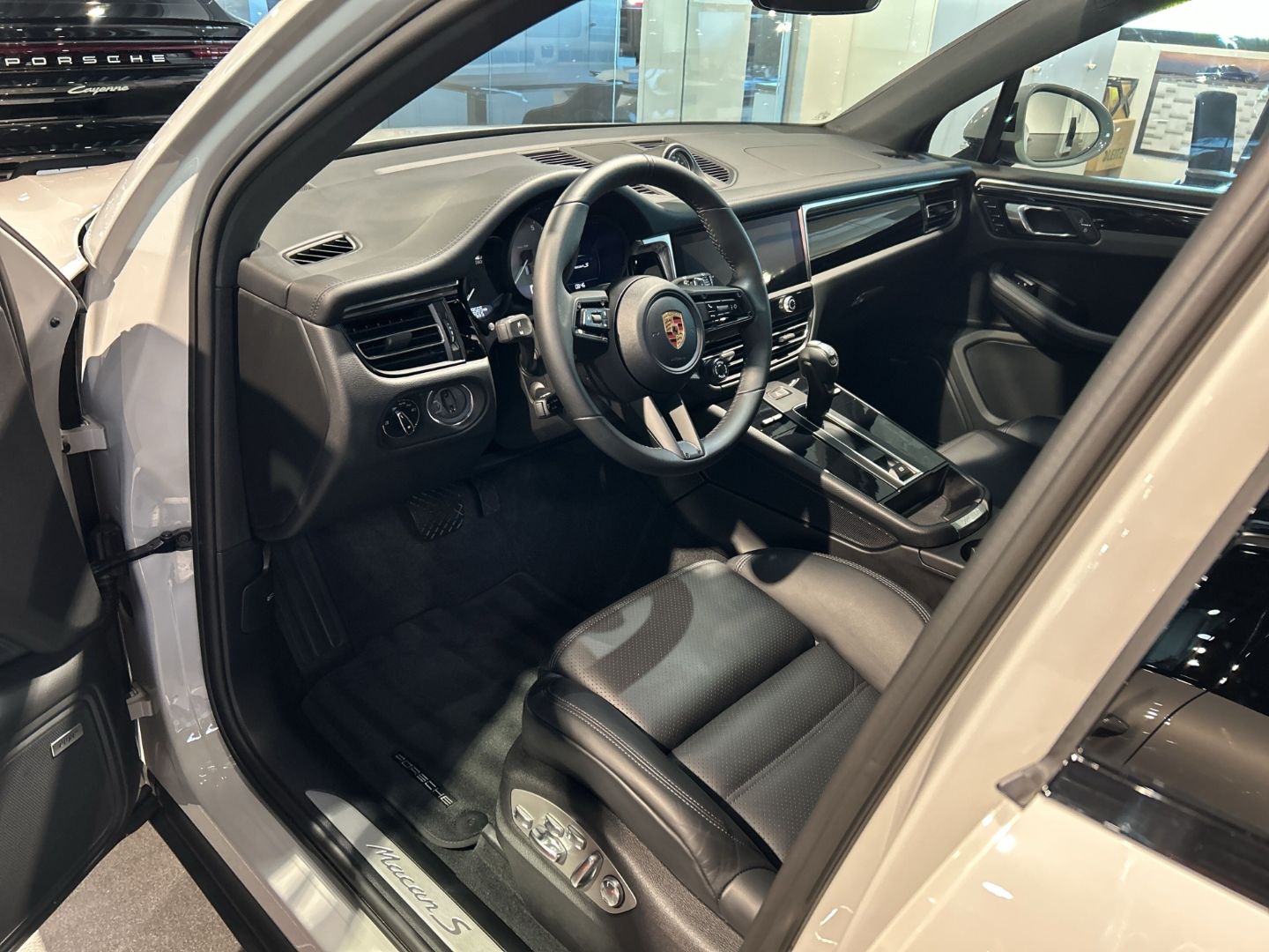 Porsche Macan S Kreide BOSE Sportabgasanlage Panorama