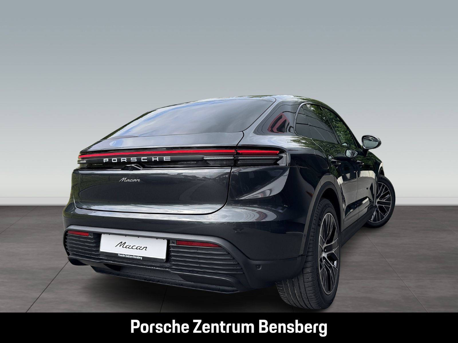 Porsche Macan Electric 4