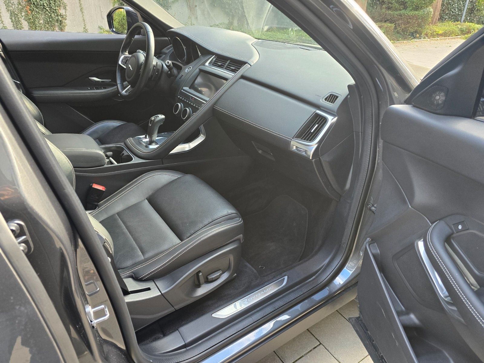 Jaguar E-Pace E-PACE R-Dynamic S AWD,Automatik,Leder,Pa
