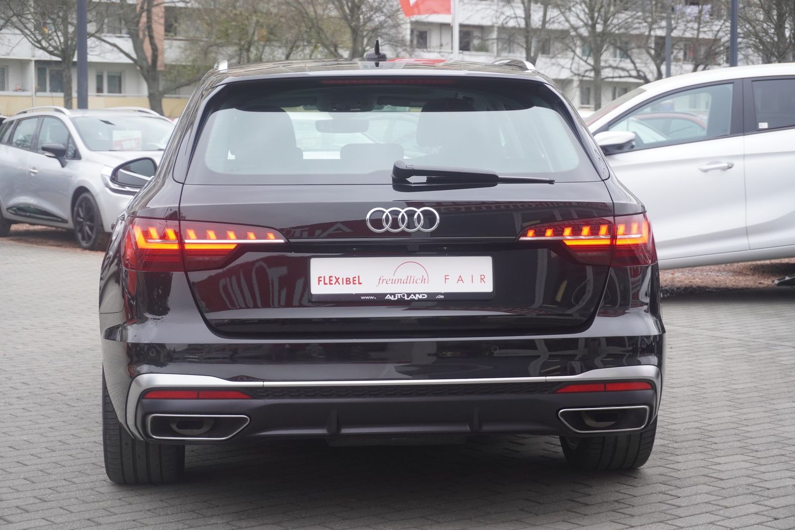 Audi A4 35 2.0 TFSI Avant S-line - Samsaru's Car Outlet