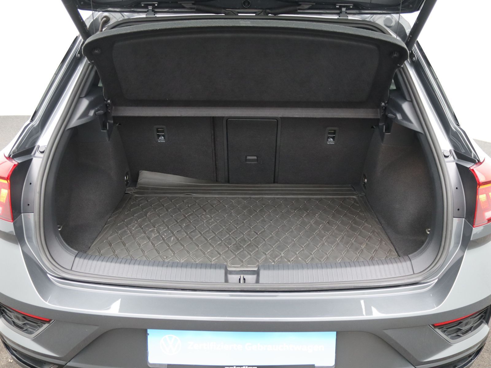 Volkswagen T-Roc 1.5 TSI DSG - Samsaru's Car Outlet