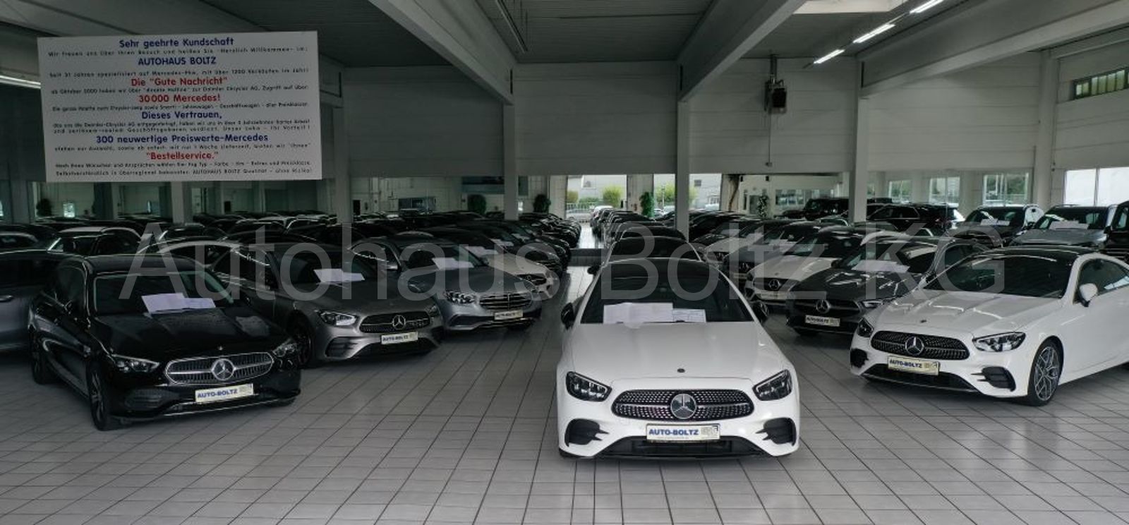 Mercedes-Benz GLC 300 e 4M AMG ENp 92300 Distr. Pano AHK 360 K