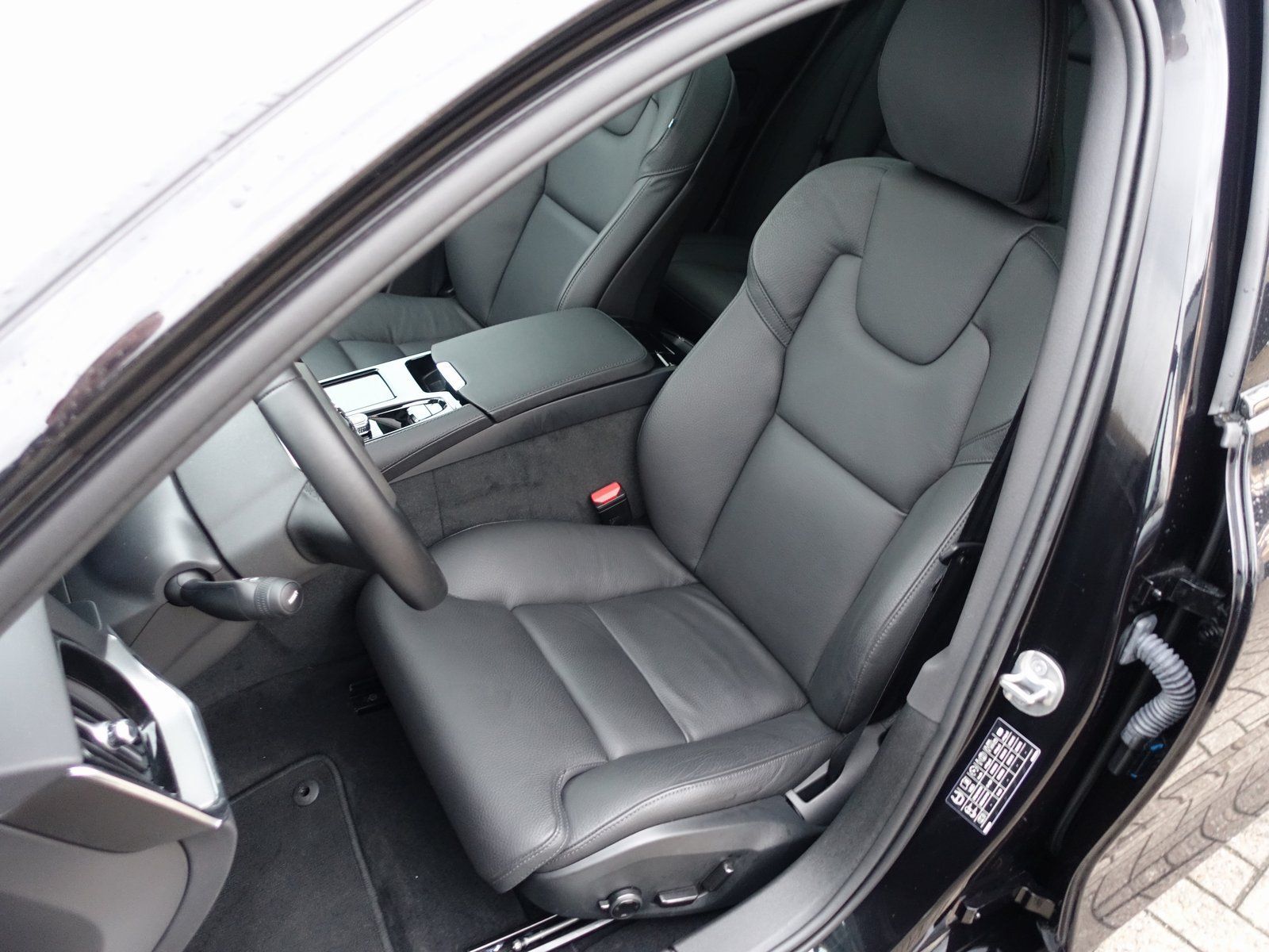Volvo V60 Plus Dark T6 AWD Plug-in Hybrid AHK/360°/KAM