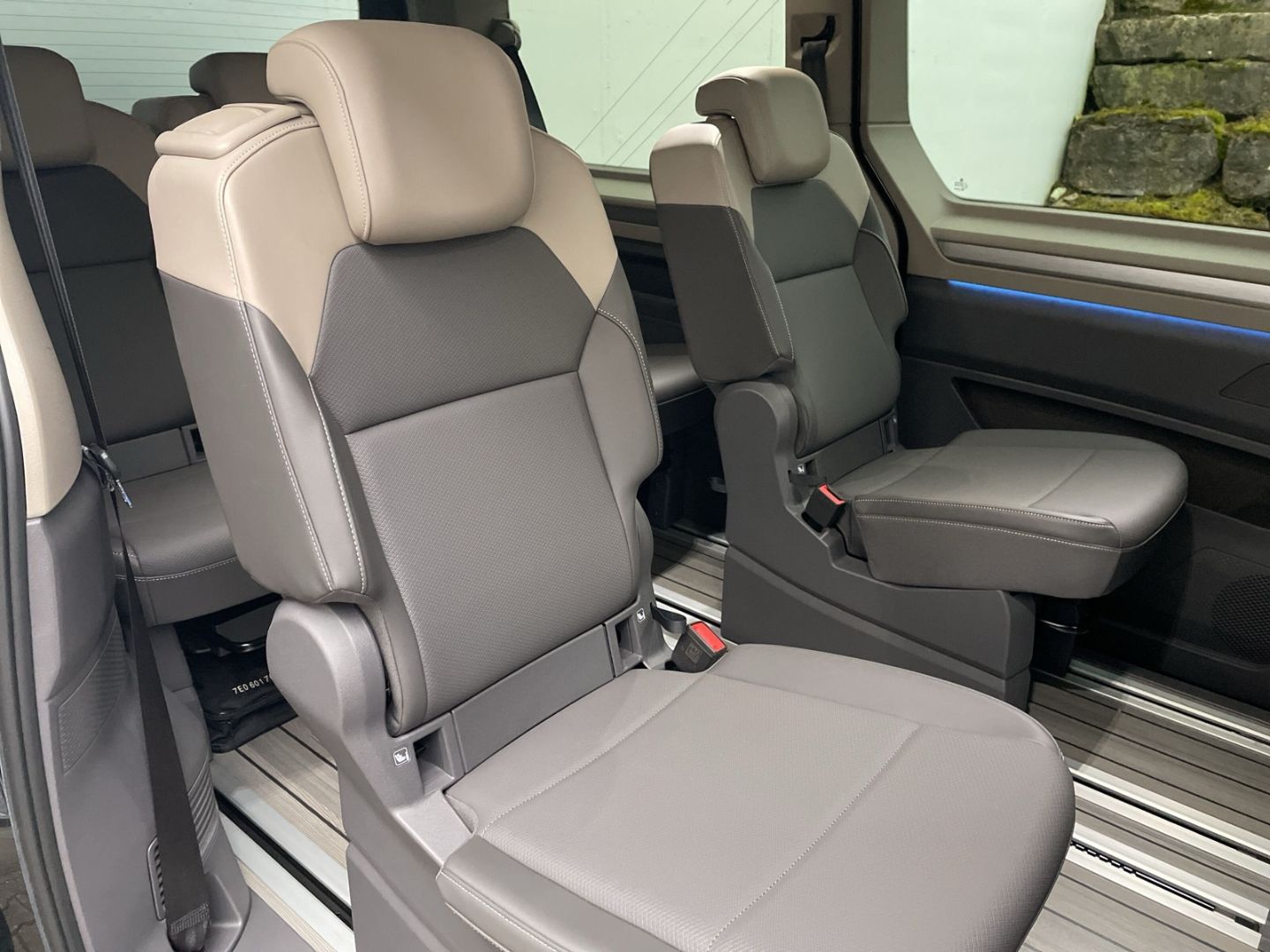 Volkswagen T7 Multivan 2.0 TDI DSG - Samsaru's Car Outlet