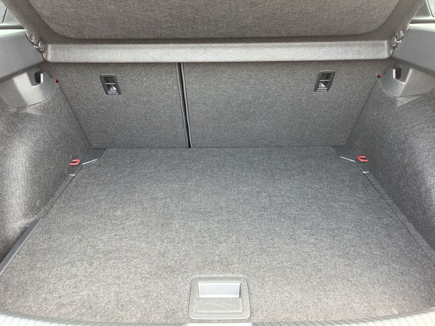 Volkswagen Taigo 1.5 TSI DSG R-Line - Samsaru's Car Outlet