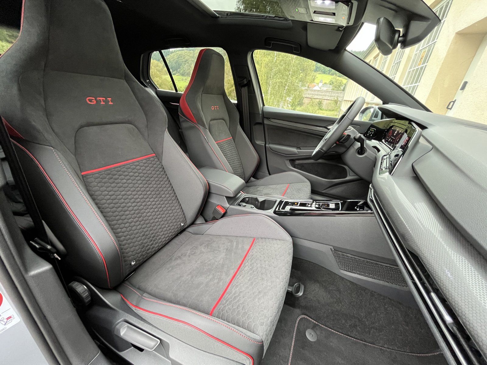 Volkswagen Golf 8 VIII GTI Clubsport - Samsaru's Car Outlet