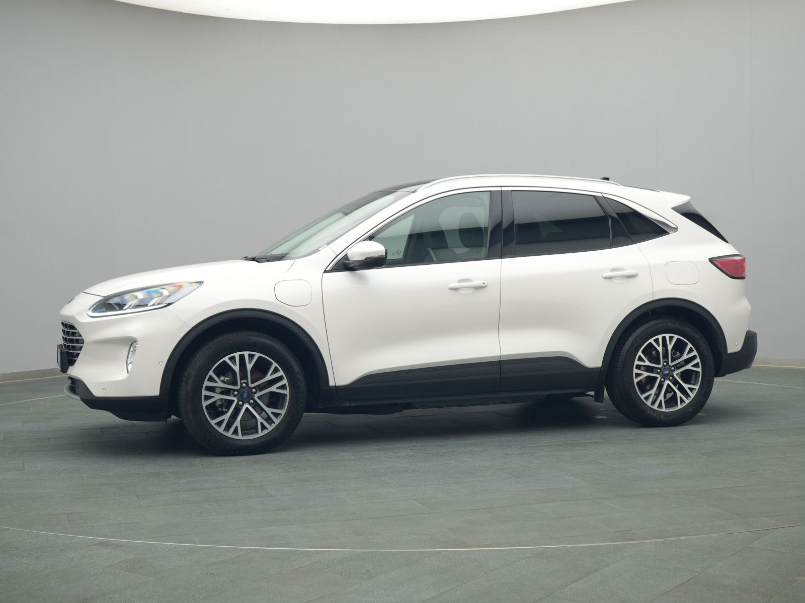 Ford Kuga Titanium X 225PS Plug-in-Hybrid Aut. - Samsaru's Car Outlet