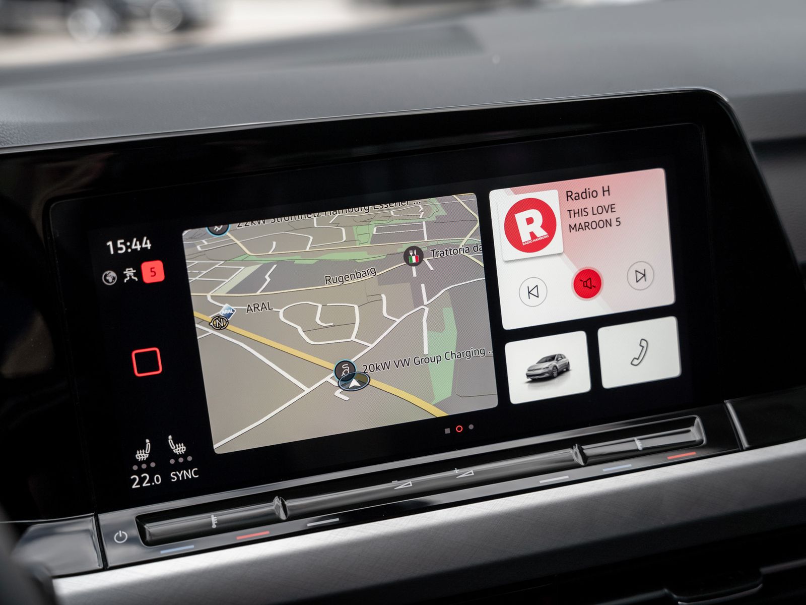 Volkswagen Golf Life 1.5 eTSI DSG - Samsaru's Car Outlet