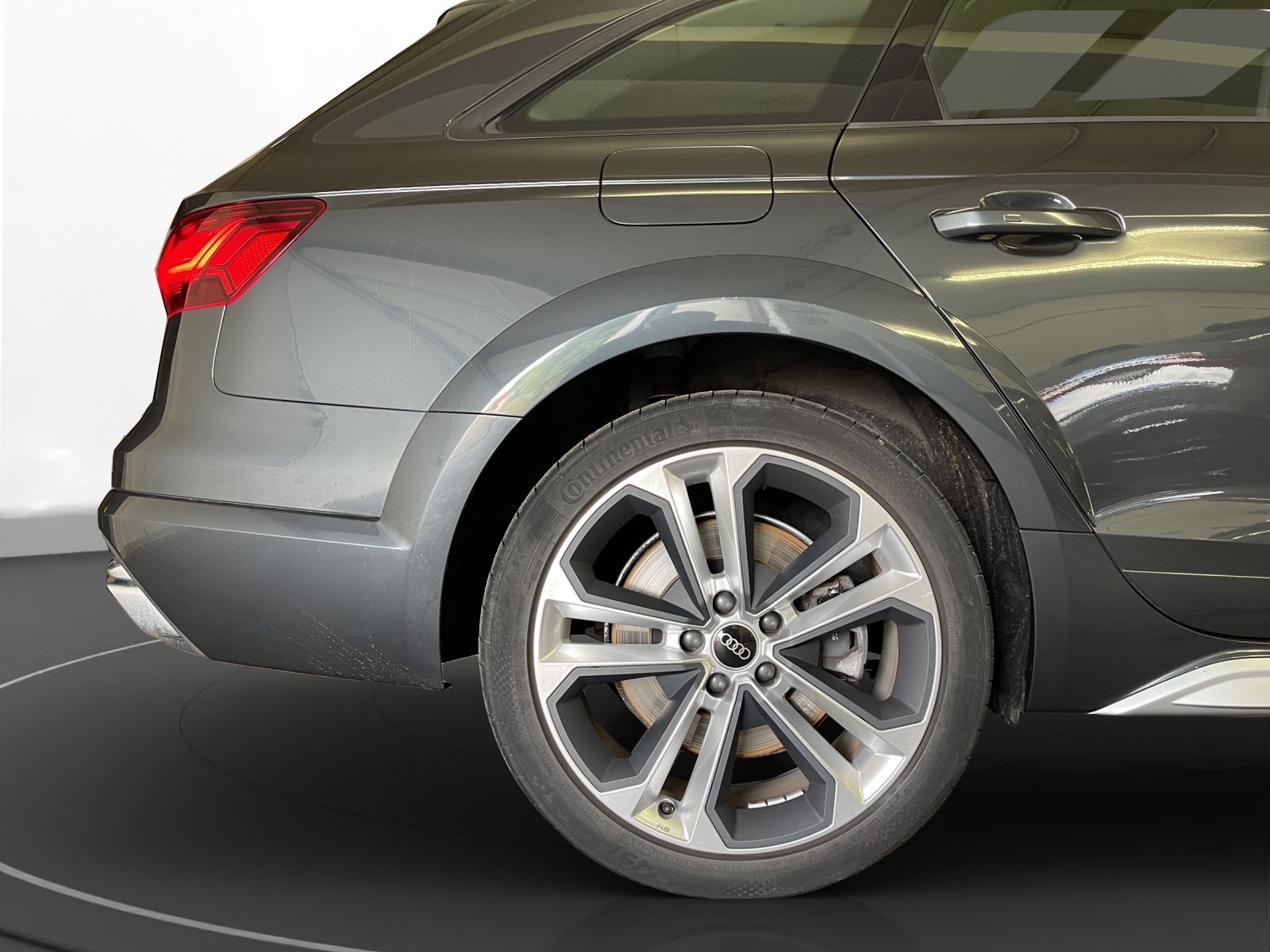 Audi A4 allroad 45 TFSI qu. AHK Pano Matrix LM 19" RF