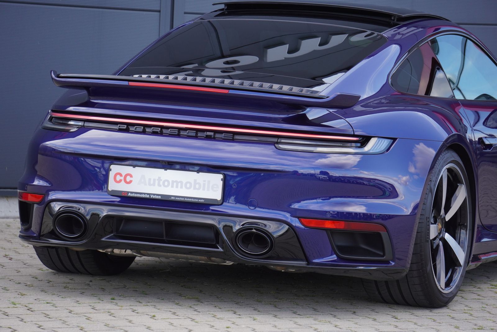 Porsche 992 Turbo S Sport Design - Samsaru's Car Outlet