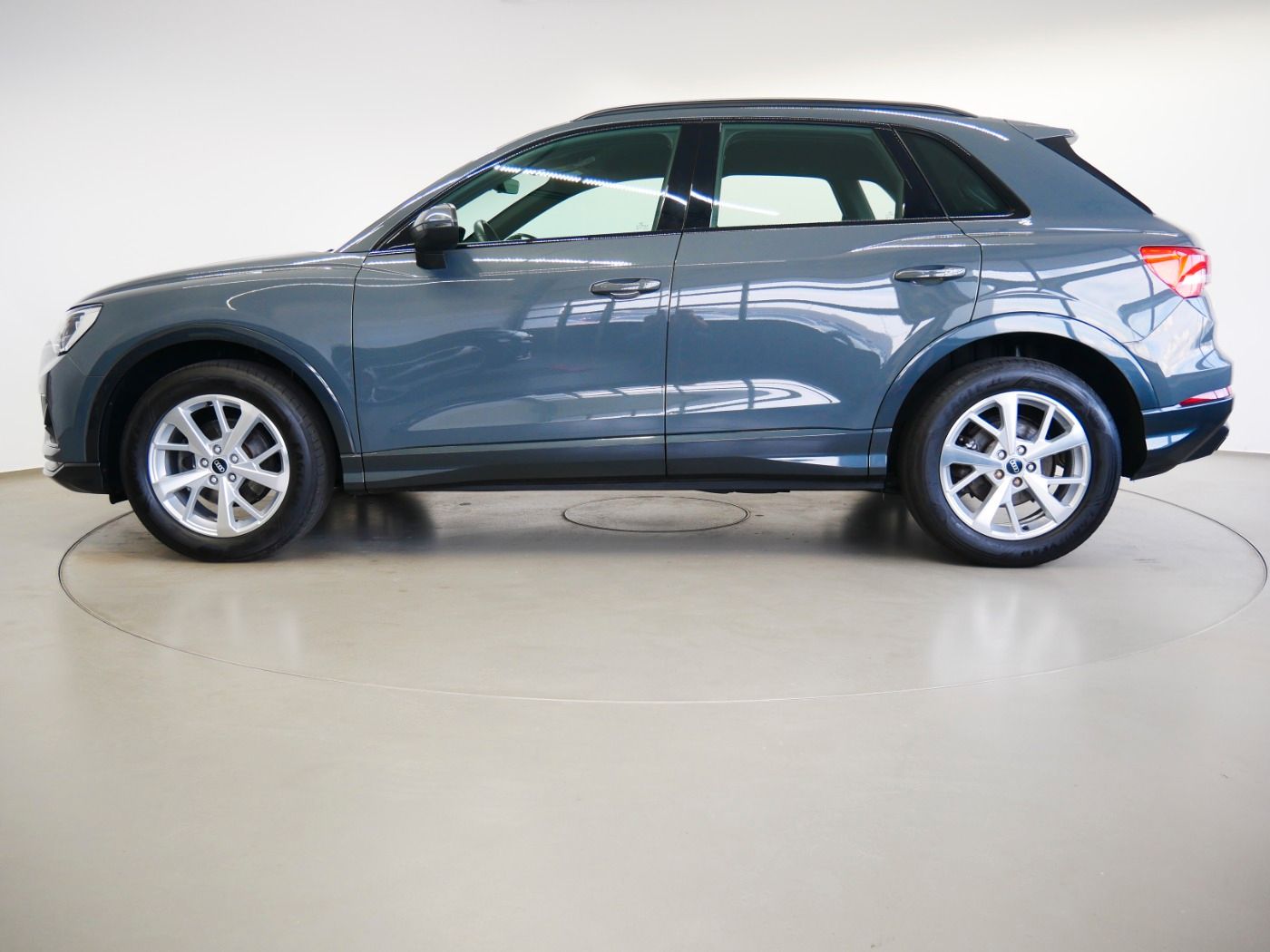 Audi Q3 35 TDI quattro advanced - Samsaru's Car Outlet