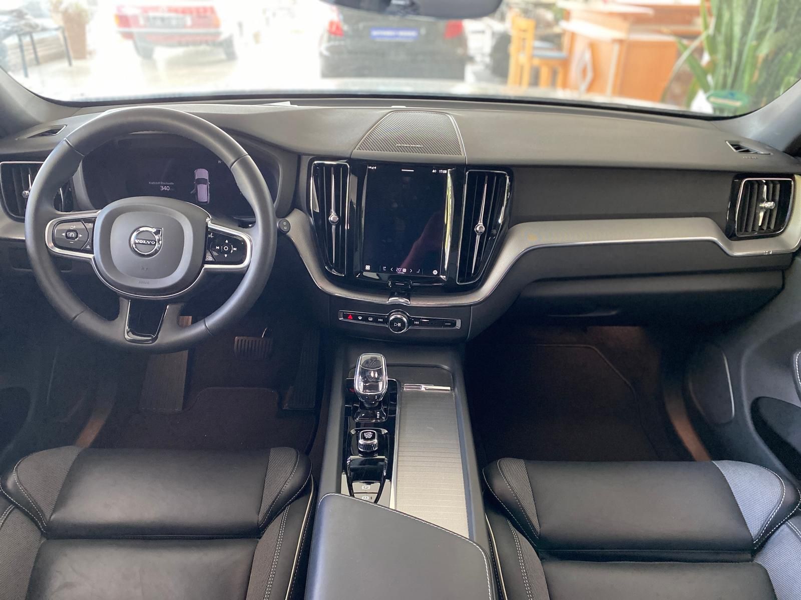 Volvo XC60 B4 Diesel Mild-Hybrid AWD Plus Dark