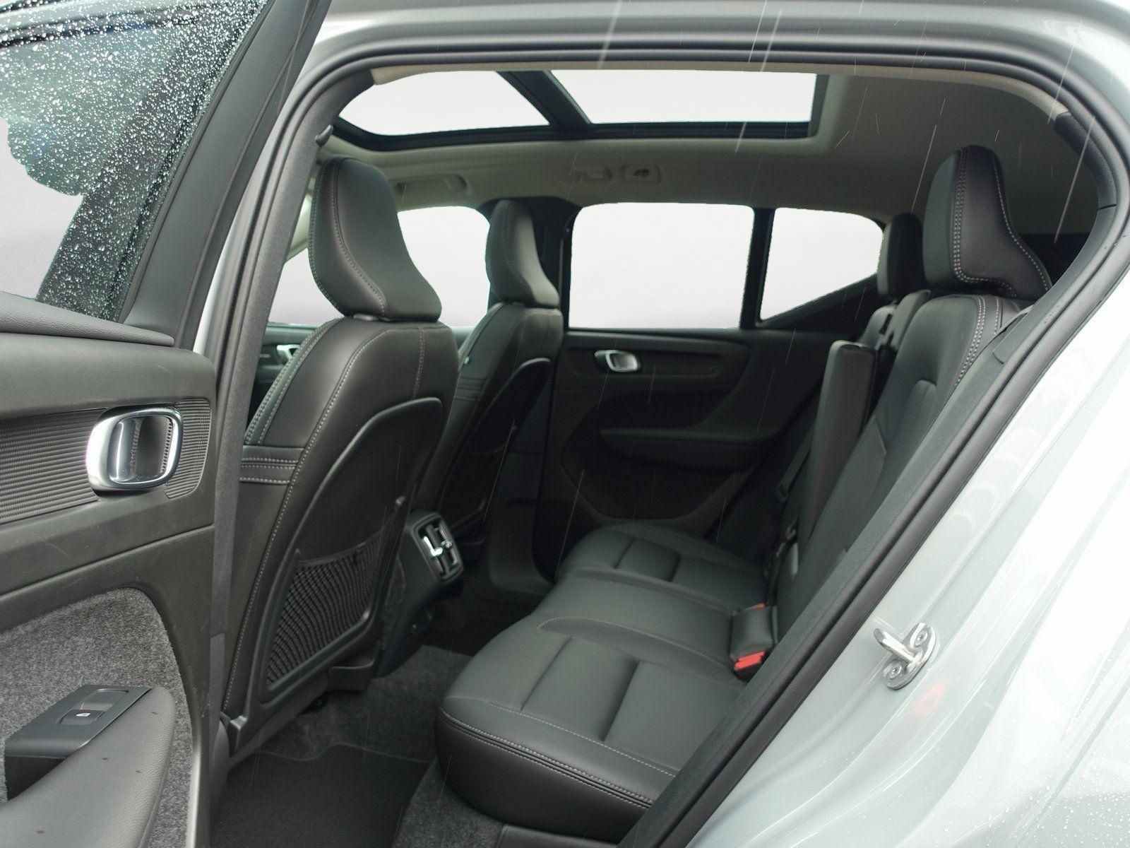 Volvo XC40 Ultra B4 Dark - Samsaru's Car Outlet