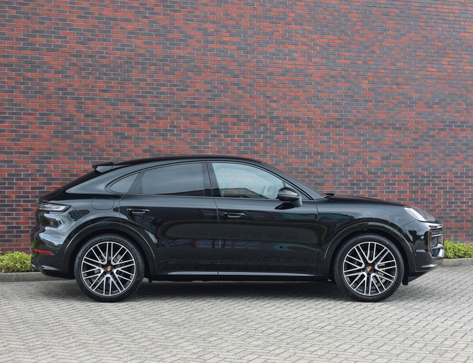 Porsche Cayenne Coupe E-Hybrid *Pano*AHK*Pas.display*