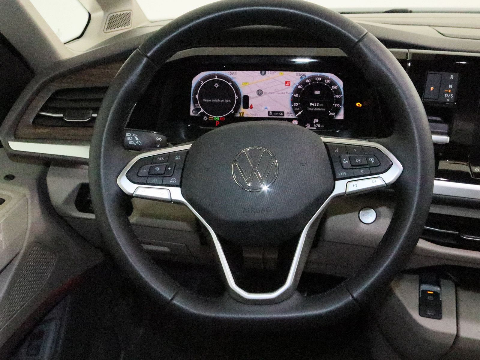Volkswagen T7 Multivan 2.0 TDI Style - Samsaru's Car Outlet