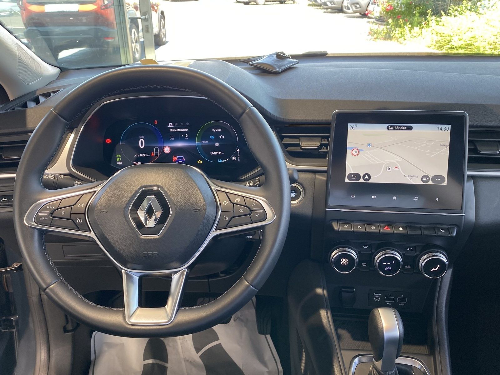 Renault Captur BUSINESS EDITION E-TECH Plug-in - Samsaru's Car Outlet