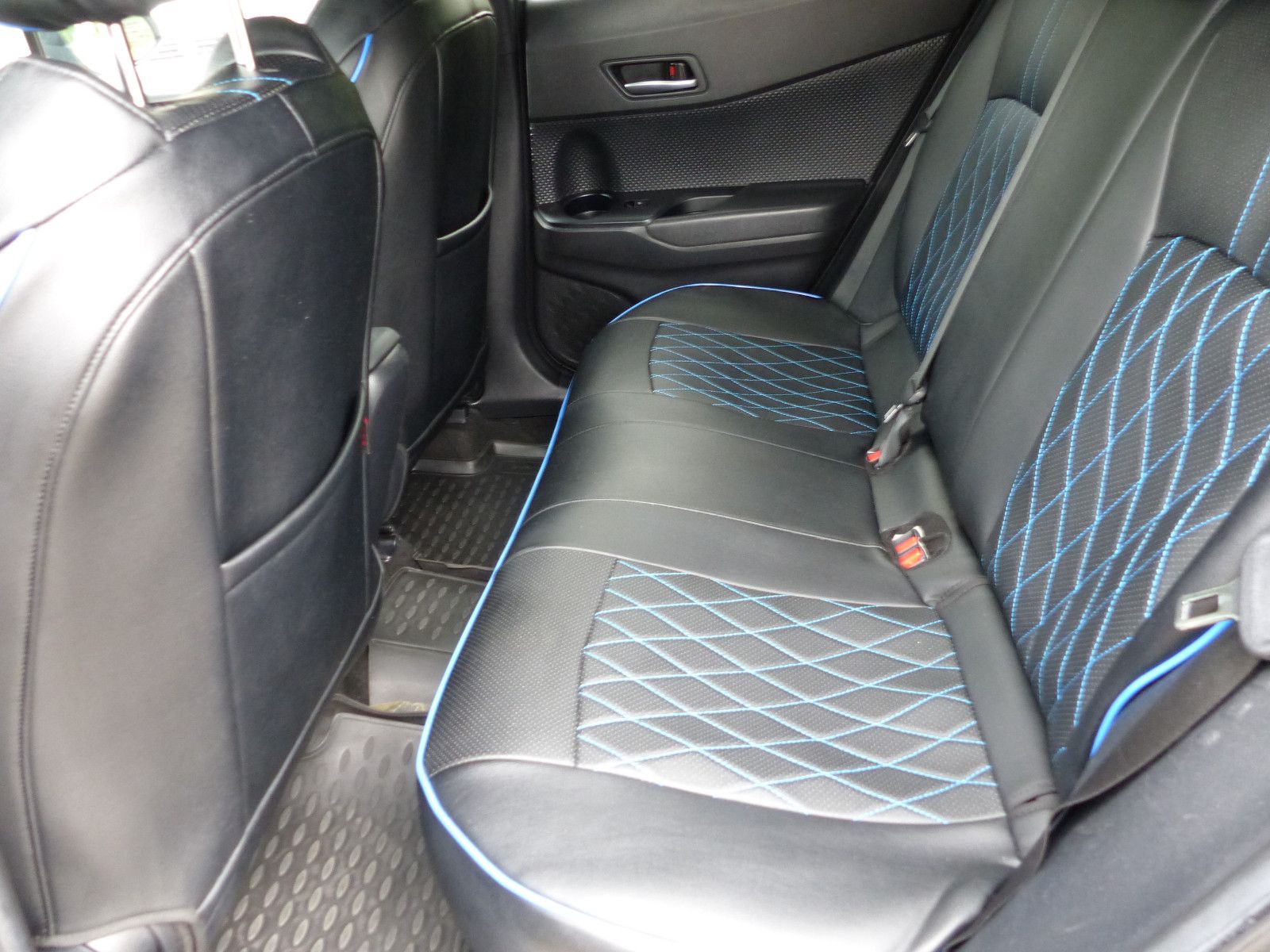 Toyota C-HR 1.8 VVT-i Hybrid Club - Samsaru's Car Outlet