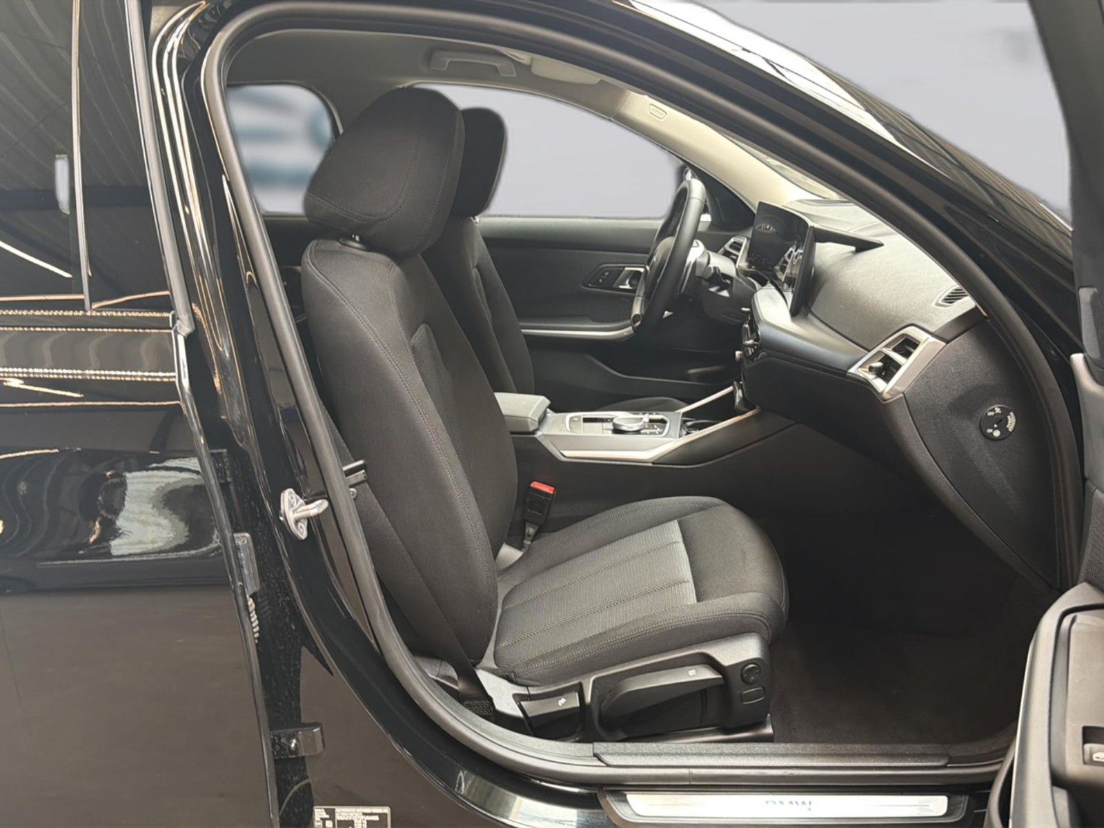 BMW 320d Touring xDr. ACC AHK KZU IQ HUD 360° HiFi
