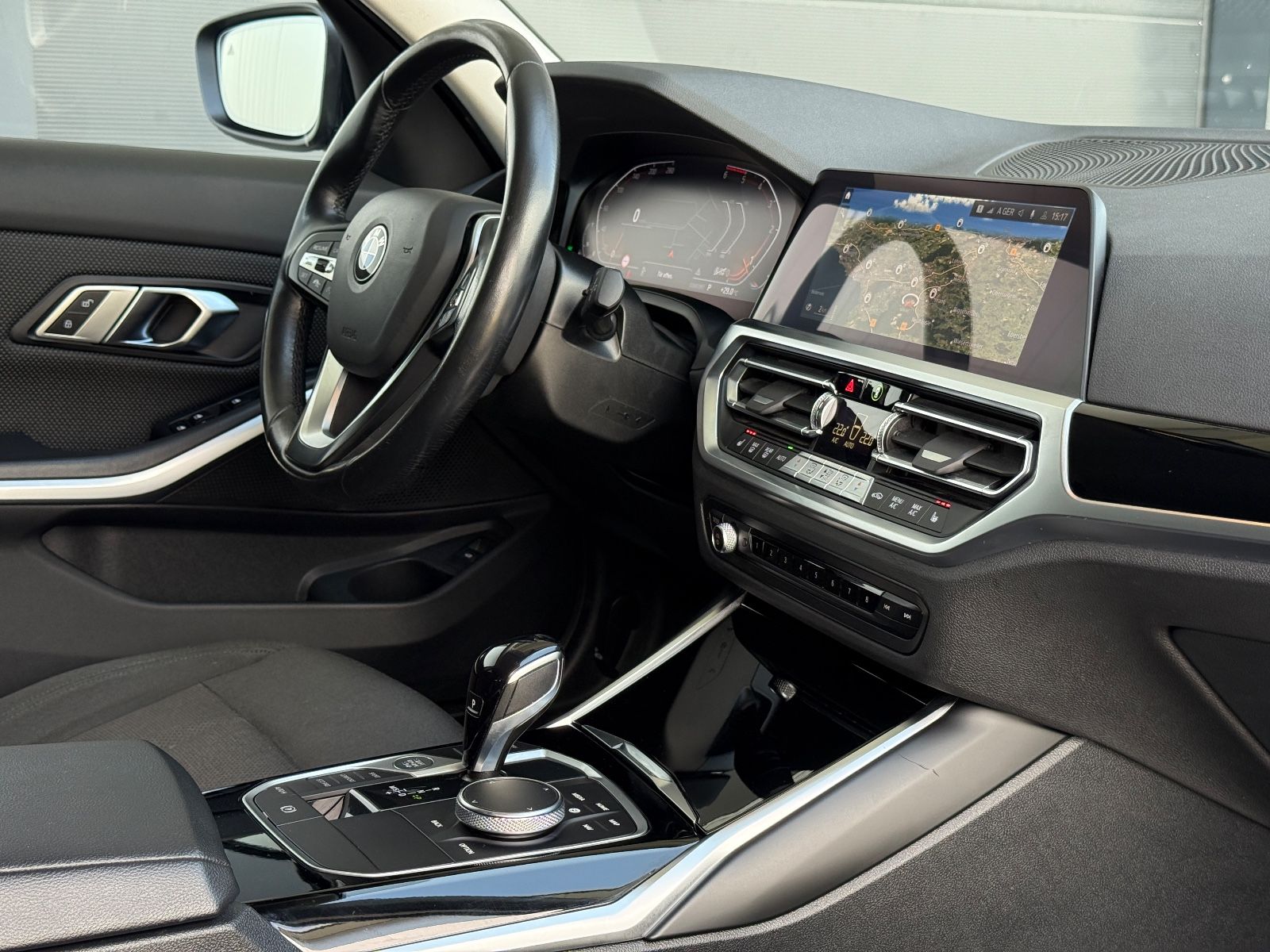 BMW 320 d - Samsaru's Car Outlet