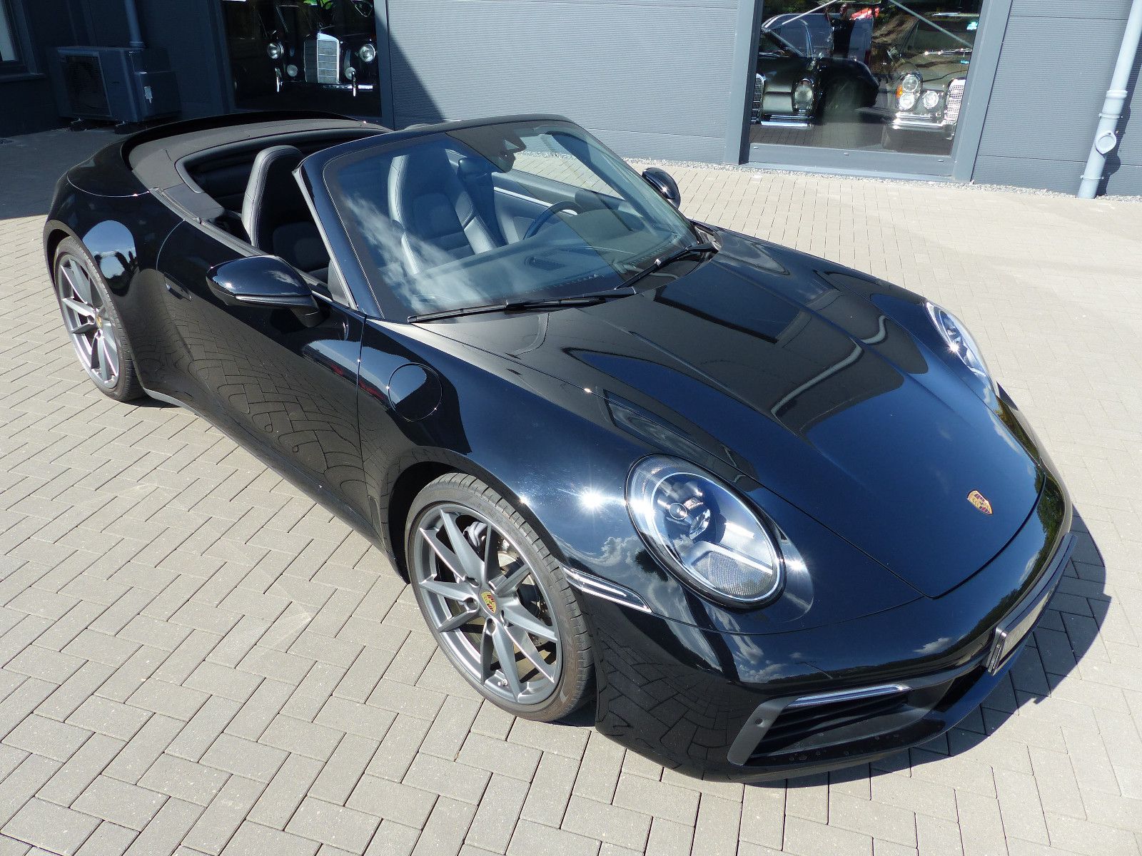 Porsche 992 Carrera 4 Cabriolet