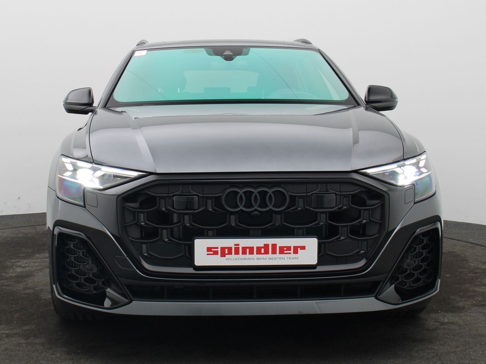 Audi Q8 S-Line 55 TFSI quattro / Pano, Laser, Standh