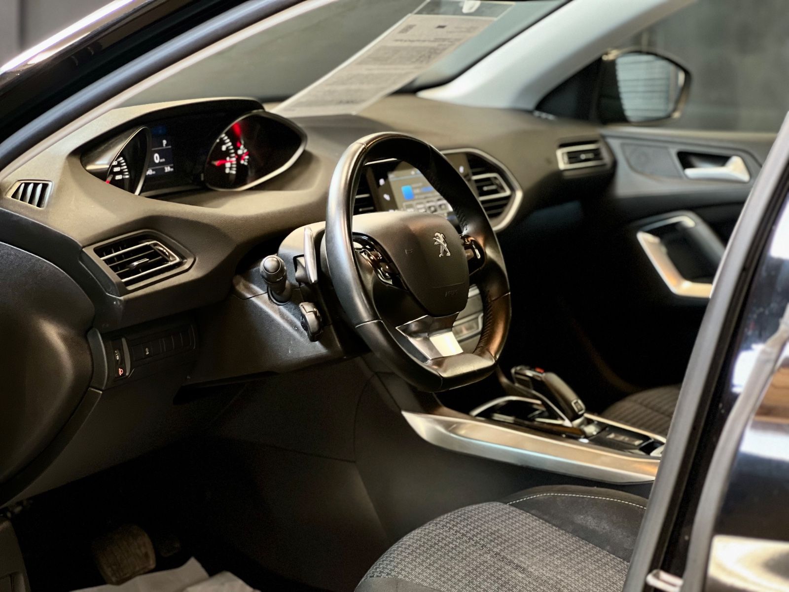 Peugeot 308 Active Pack - Samsaru's Car Outlet