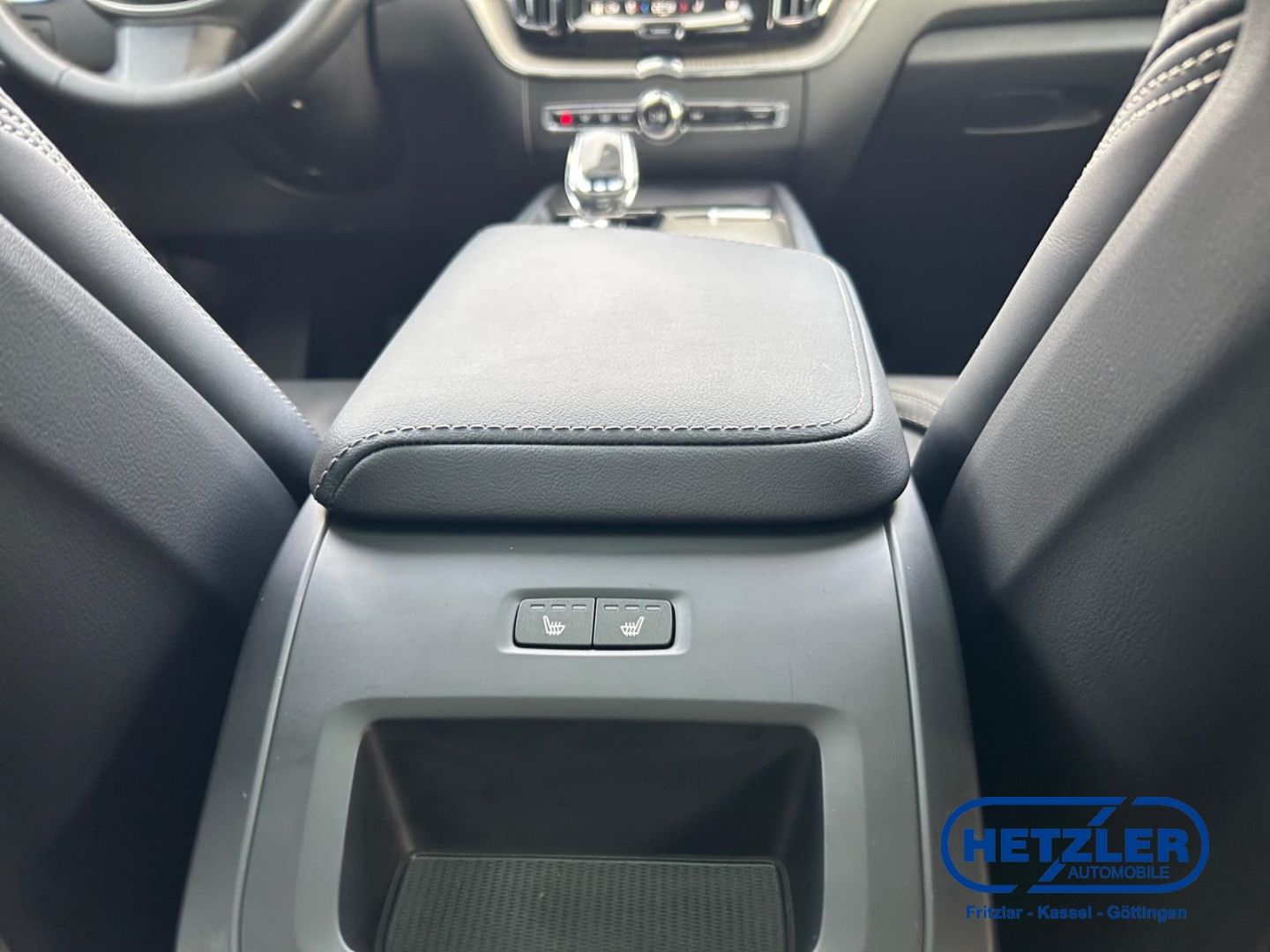 Volvo XC60 Ultra Dark Recharge Plug-In Hybrid AWD T8 T