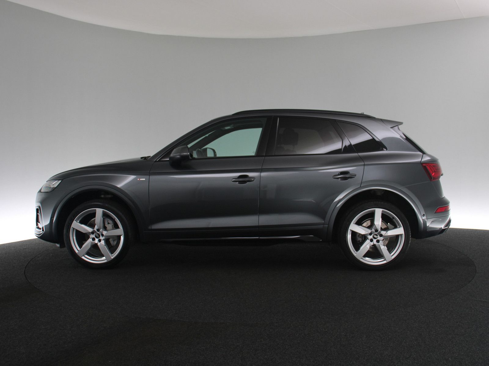 Audi Q5 40 TFSI quattro S line AHK MATRIX-LED PANO
