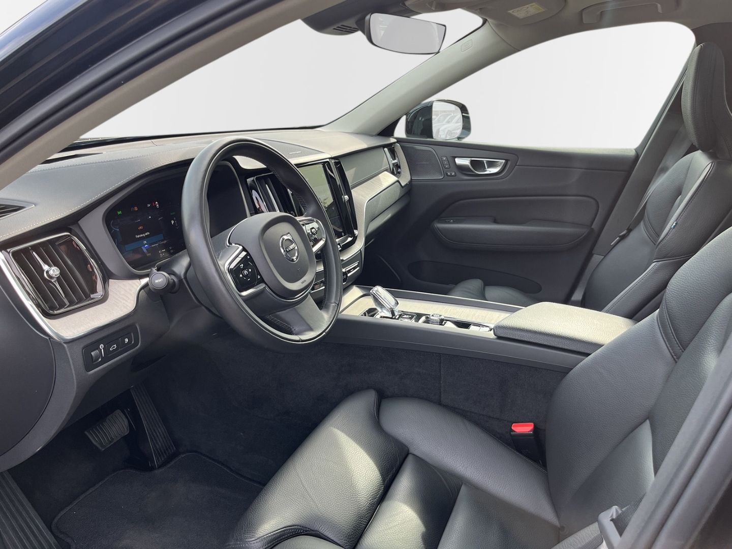 Volvo XC60 Recharge T6 AWD Inscription - Samsaru's Car Outlet