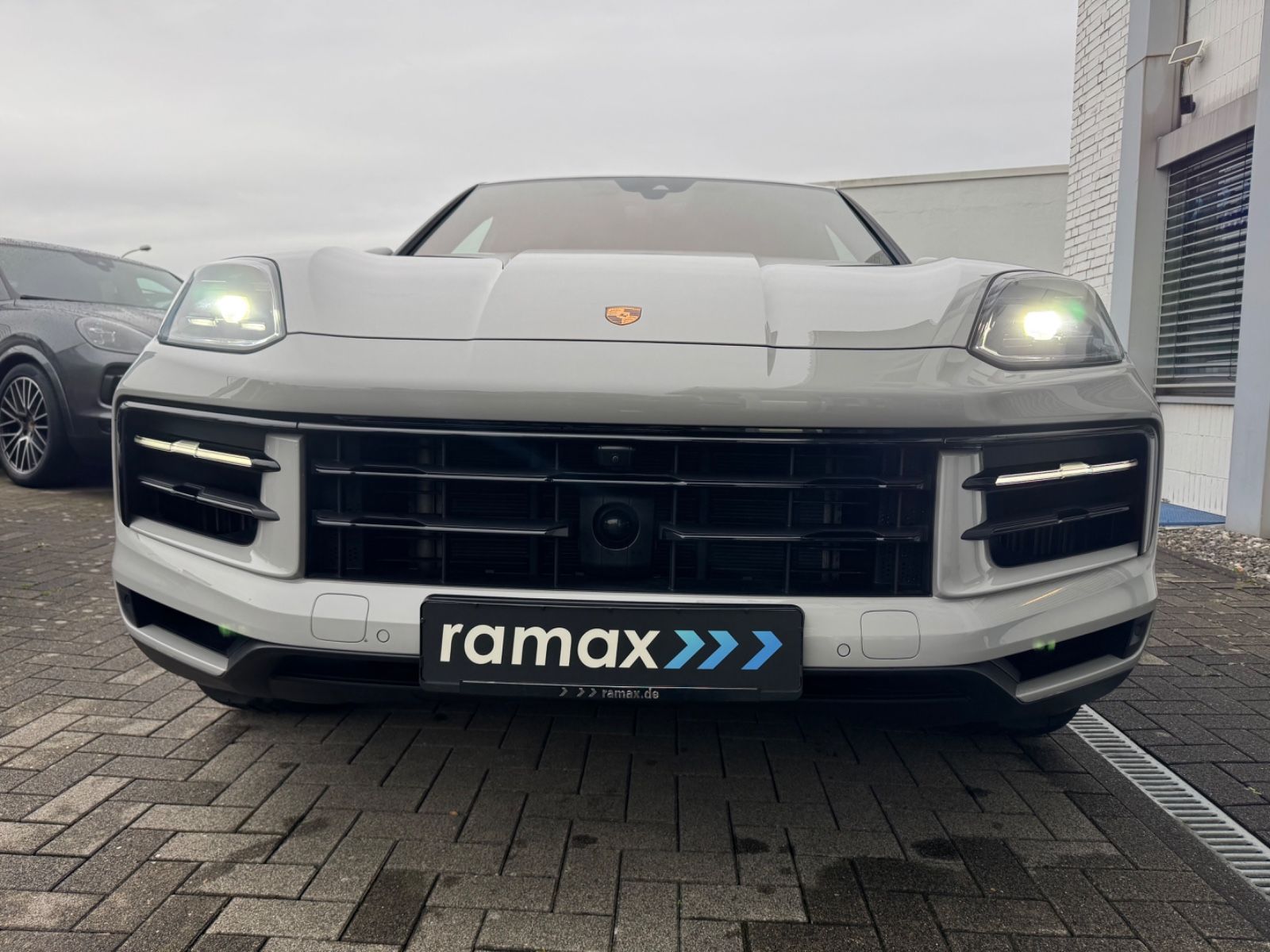Porsche E-Hybrid Coupé INNODRIVE-LUFTF-PANO-MASSAGE-VOLL