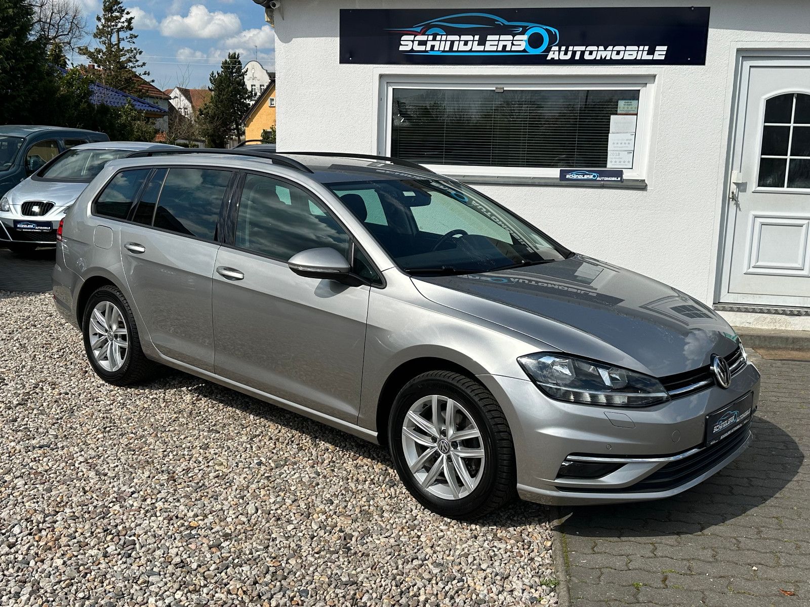 Volkswagen Golf VII Variant Comfortline DSG - Samsaru's Car Outlet