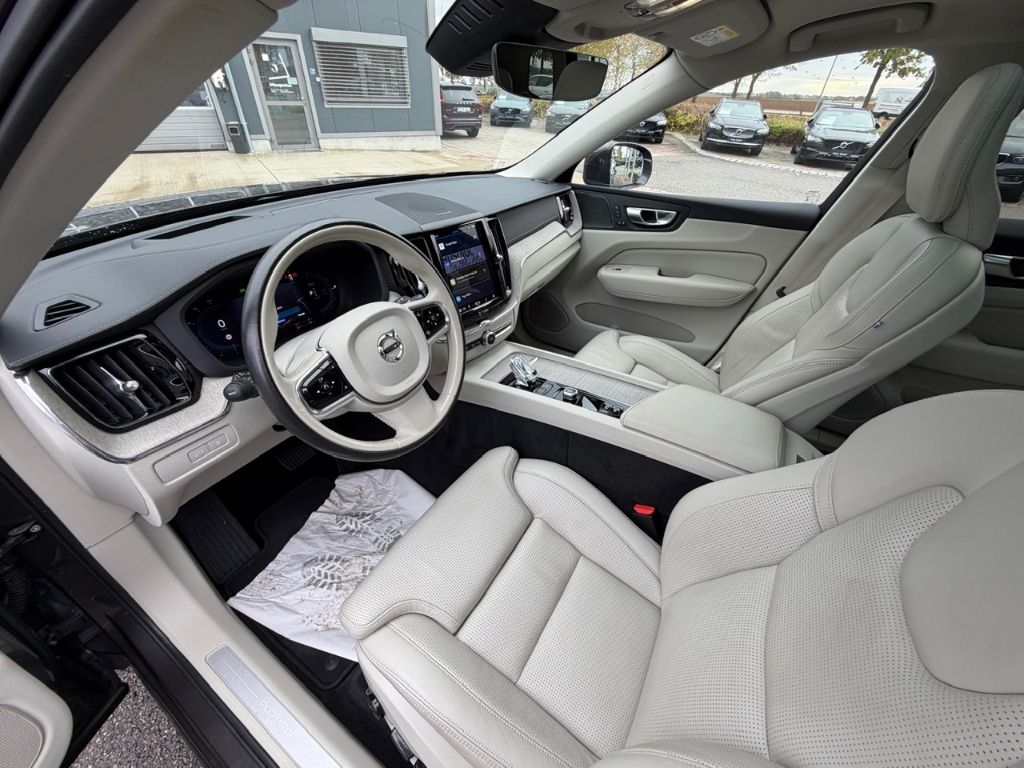 Volvo XC60 Ultimate Bright Recharge Plug-In Hybrid T8
