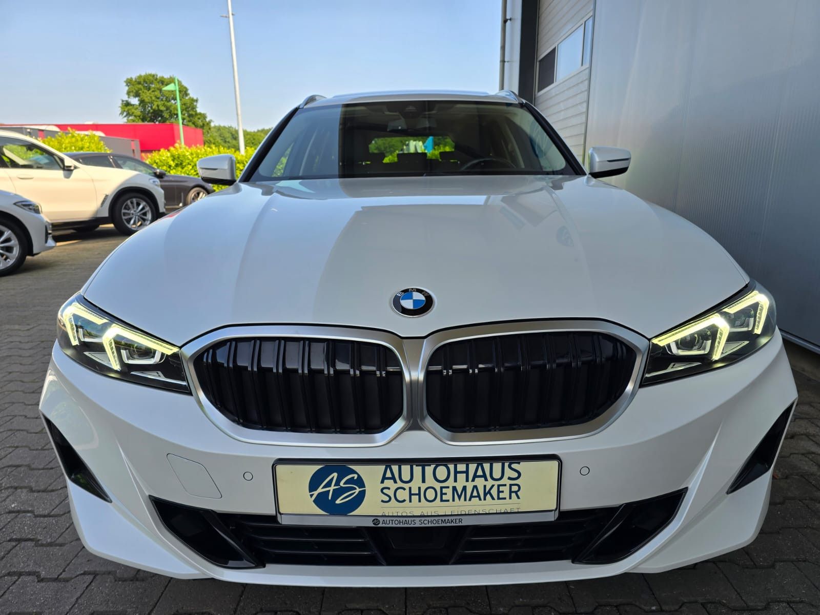 BMW 320d xDrive - Samsaru's Car Outlet