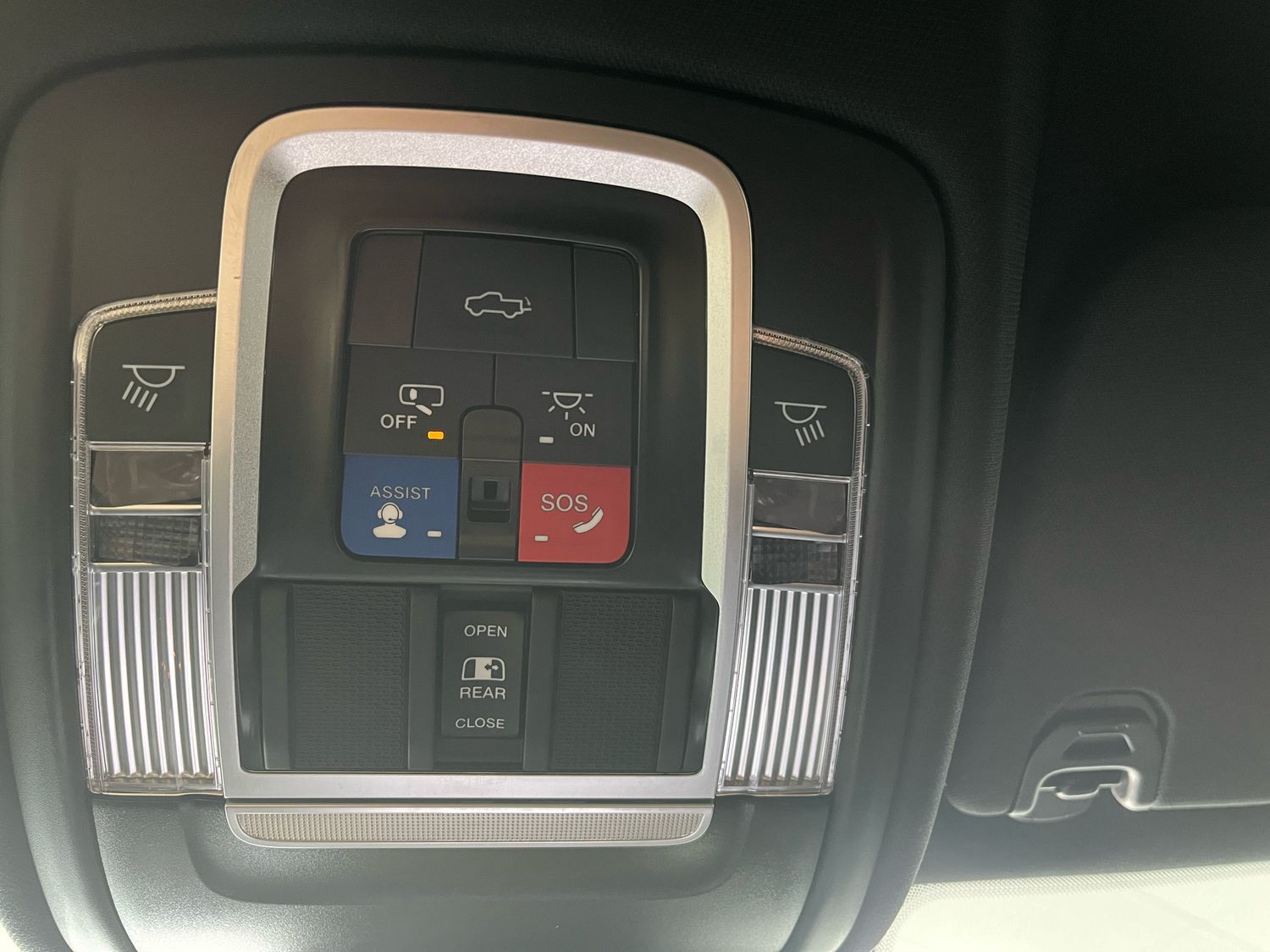 Dodge RAM 5,7l V8 *LARAMIE/12 Zoll Display/LED/AHK/SHZ