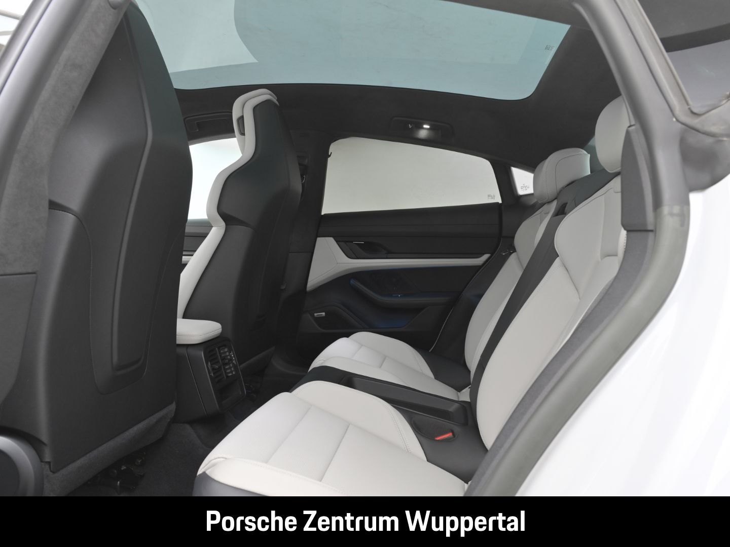 Porsche Taycan GTS Head-Up BOSE 21-Zoll Panoramadach
