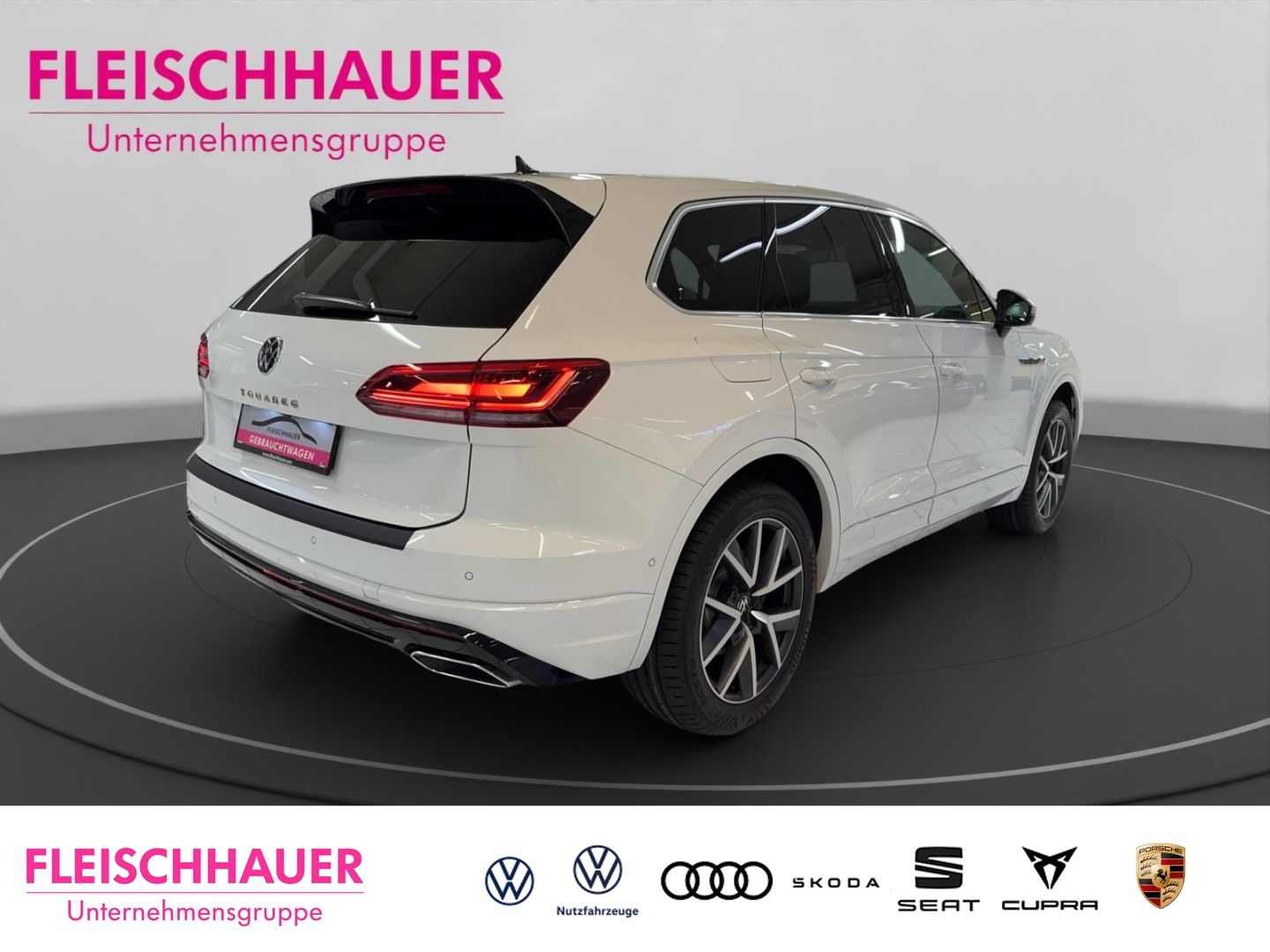 Volkswagen Touareg 3.0 TDI V6 4M R-Line - Samsaru's Car Outlet