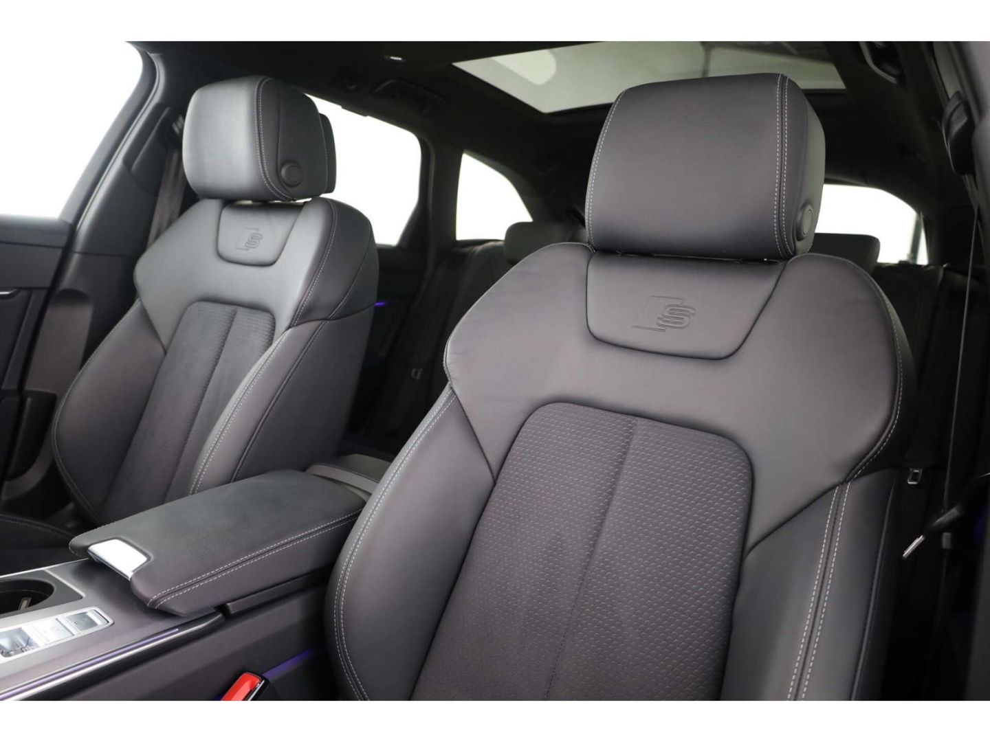 Audi A6 Avant 55 TFSI e quattro S line - Samsaru's Car Outlet